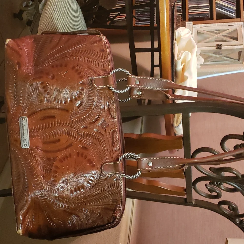 Handbag - Picture 2 of 3